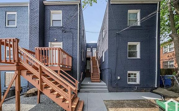 2nd image of 337 Delafield Pl NW #1A