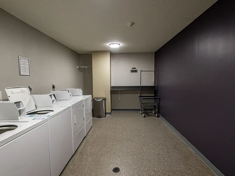 Cove Apartments — Photo 20