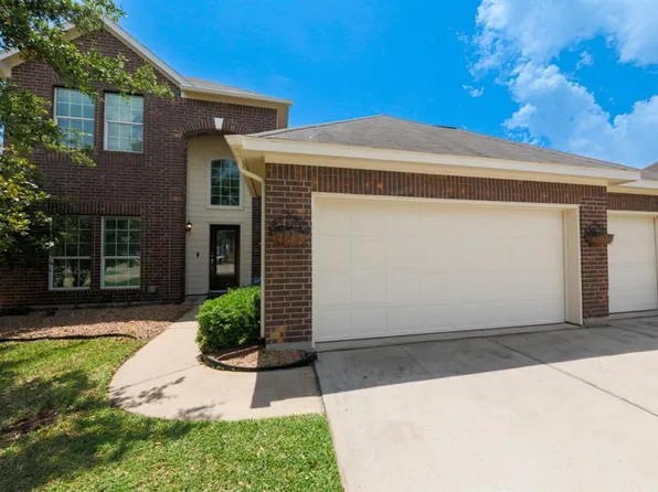 140 Avery Springs Ln, Dickinson, TX 77539