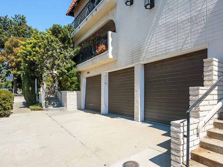 1324 Barry Ave #8 — Photo 5