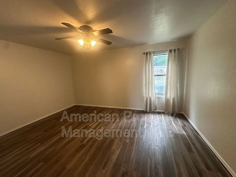 3 bed, 2.5 bath, 1504 sqft, $1,775 — Photo 4