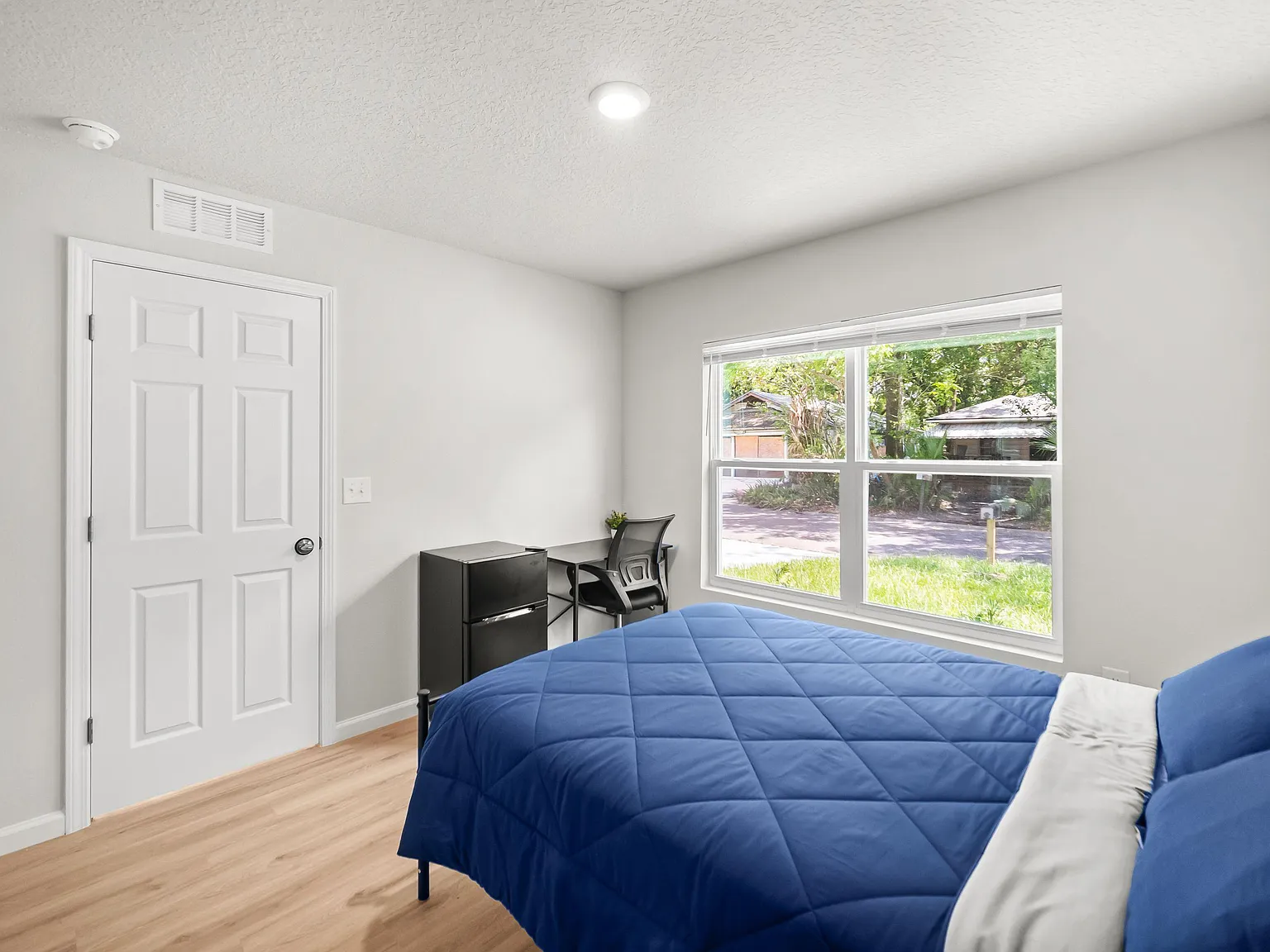 4 bed, 7.0 bath, 1784 sqft, $975 — Photo 3