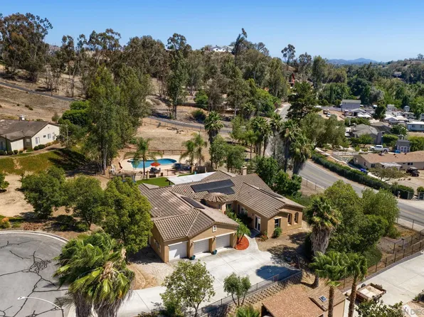 26138 Wyndemere Ct, Escondido, CA 92026