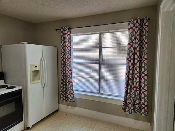 5th image of 633 E North 16th St #B