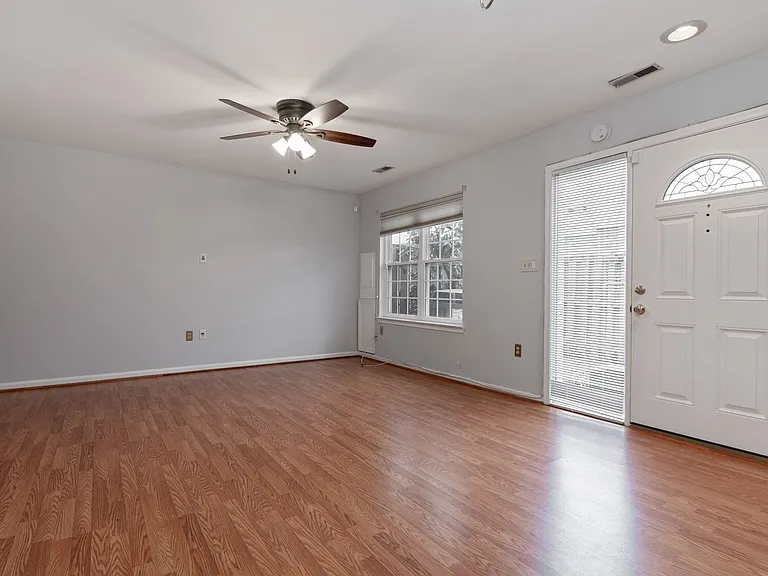 48 Avonshire Ct — Photo 14