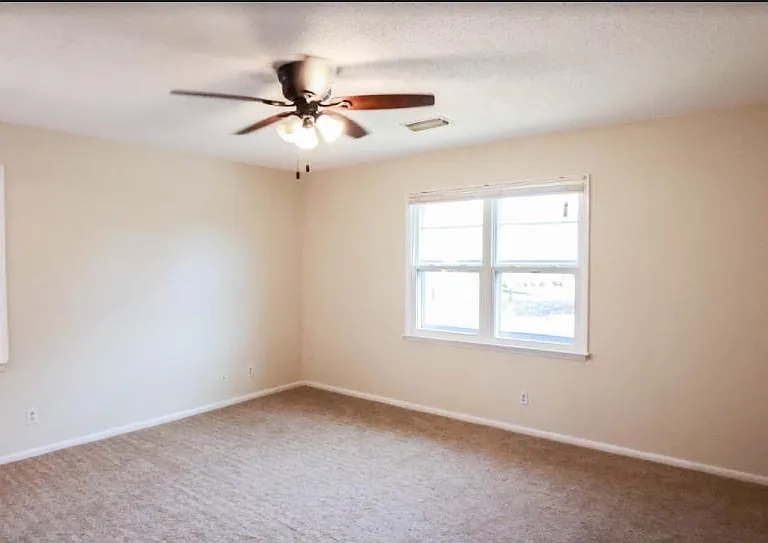 8205 Willowbrook Cir SE #D — Photo 10