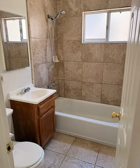 16711 Prairie Ave #2 — Photo 1