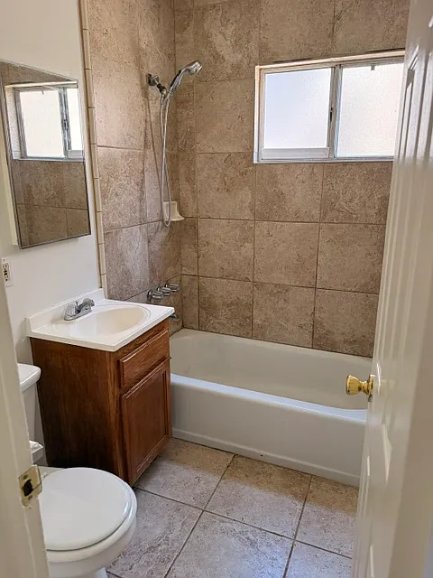 16711 Prairie Ave #2