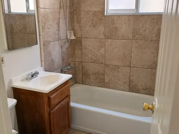 16711 Prairie Ave APT 2, Lawndale, CA 90260