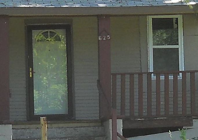 2nd image of 625 W Hendryx Ave