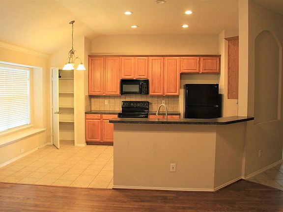 5th image of 620 Steerman Ct