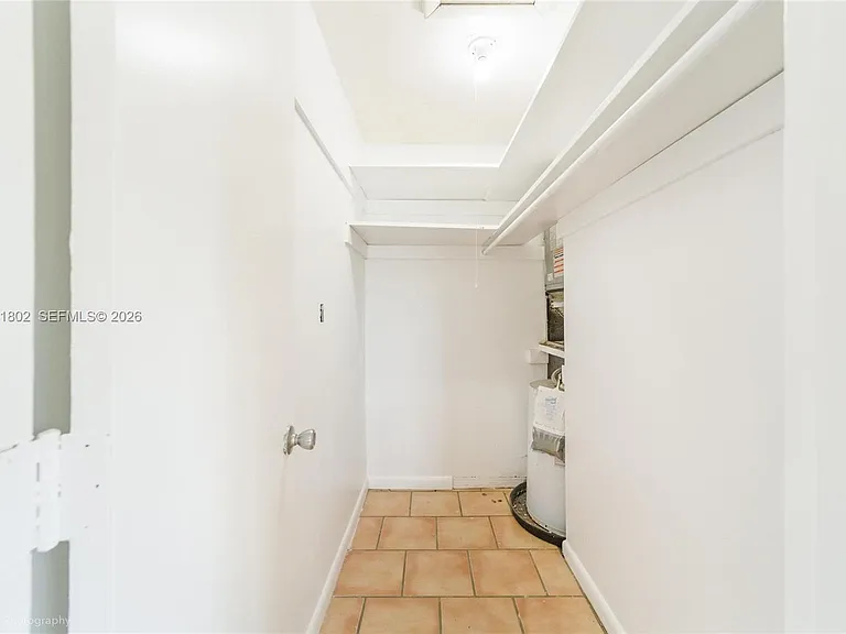 924 NE 17th Ter #1 — Photo 9