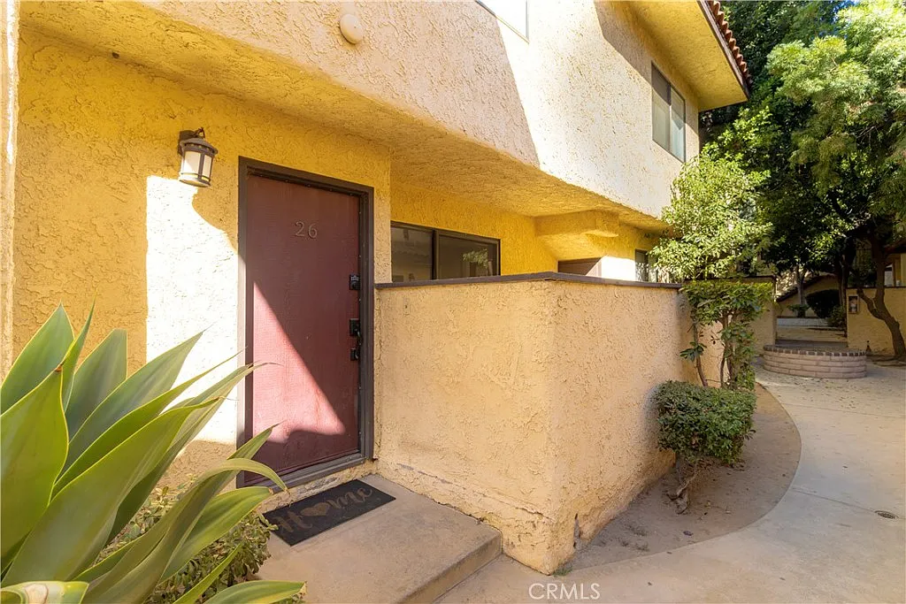 2 bed, 1195 sqft, $2,828 — Photo 2