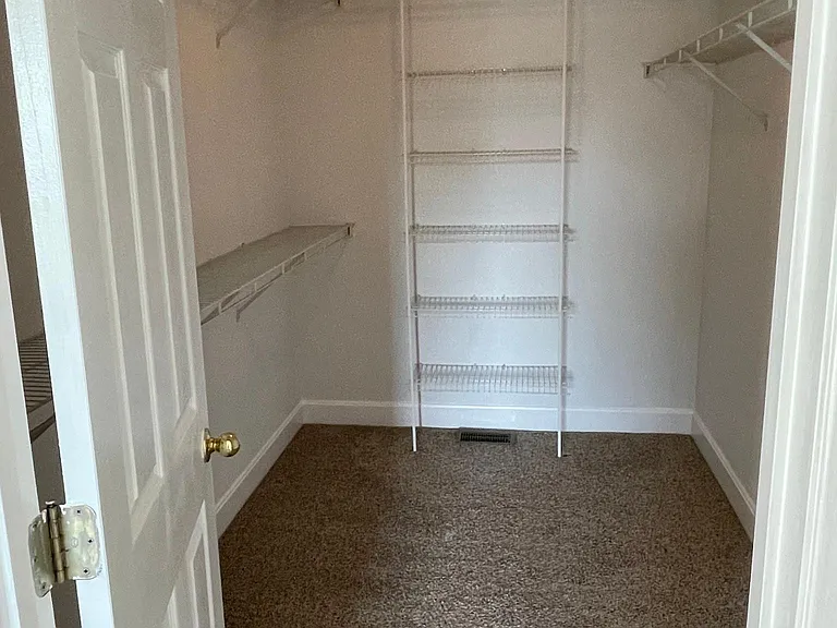10703 Black Walnut Blvd — Photo 9