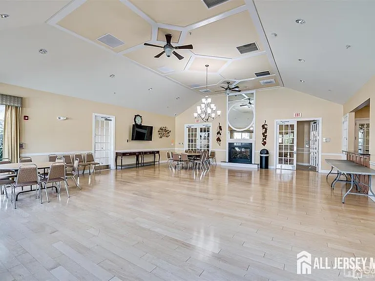 2822 Edward Stec Blvd — Photo 30