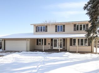 33 Clearmont Dr, Elk Grove Village, IL 60007