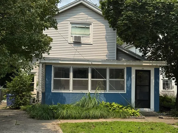 711 Veto St NW, Grand Rapids, MI 49504