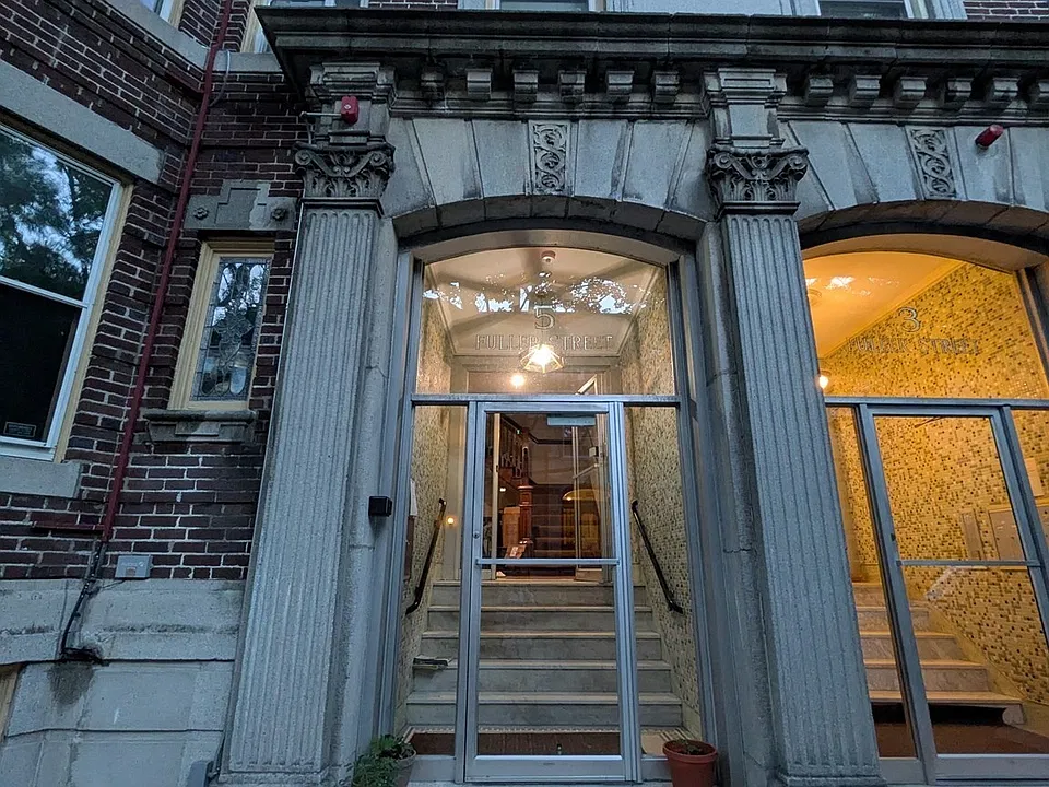5 Fuller St #6
