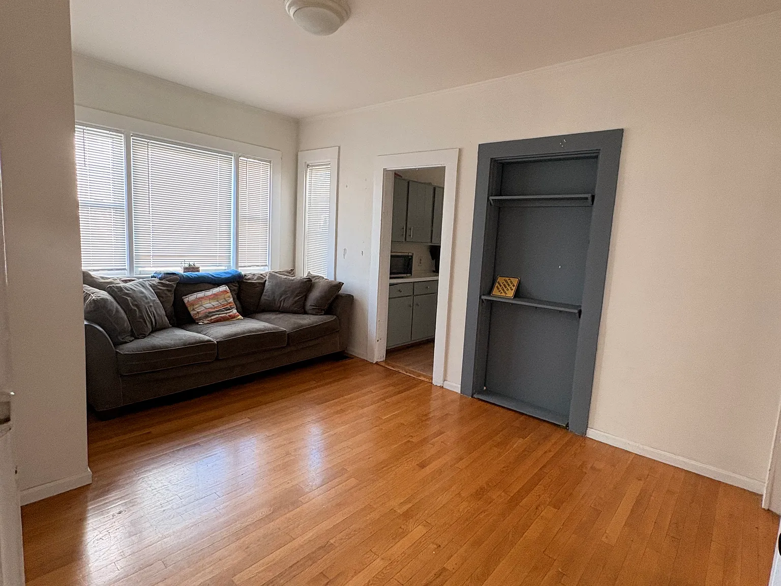 3 bed, 1200 sqft, $2,900 — Photo 3