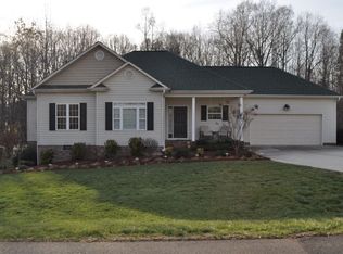 158 Foy Ln, Statesville, NC 28625