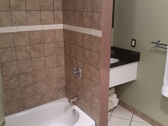 3rd image of 1231 W Allegheny Ave