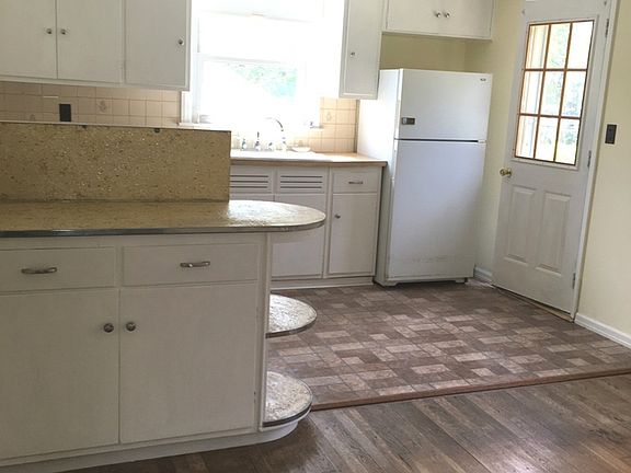 2nd image of 5 Saradale Ave
