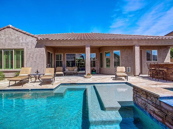 Pool & Spa