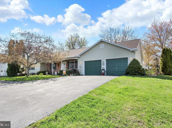 4 Hancock Dr, East Berlin, PA 17316