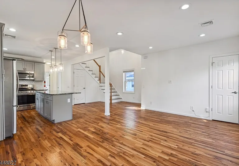 43 Howe Ave #2 — Photo 5