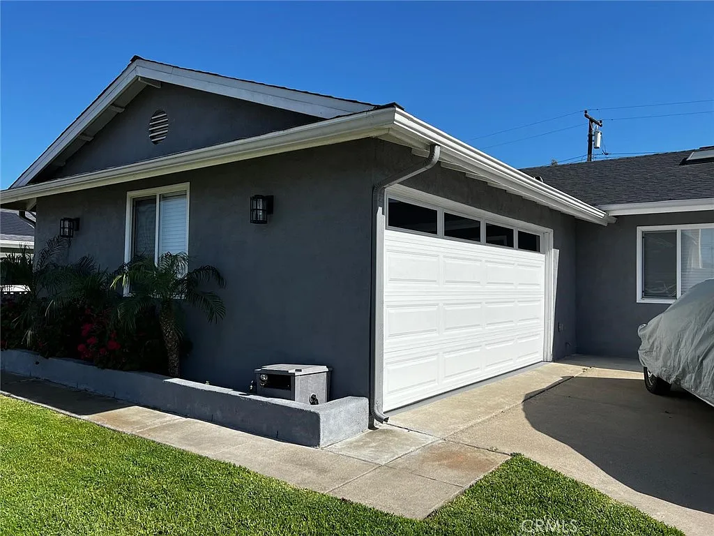 4 bed, 1430 sqft, $6,000 — Photo 1