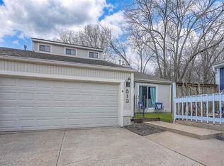 513 NW Valleybrook Rd, Blue Springs, MO 64014