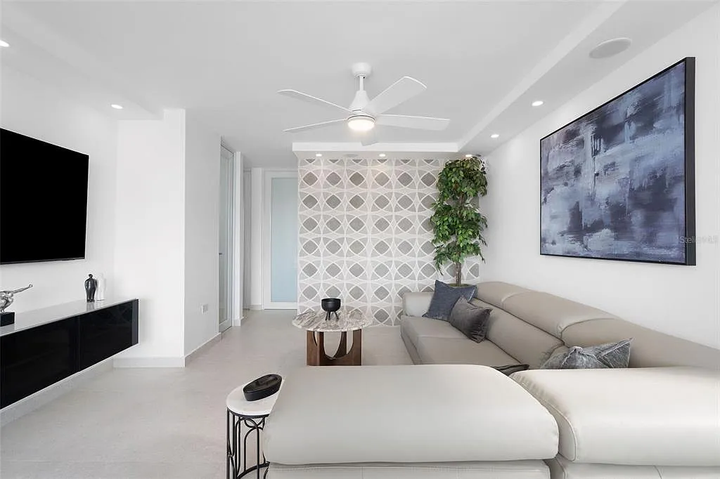 2 bed, 1.0 bath, 886 sqft, $4,800 — Photo 3