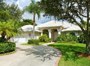 6694 Mill Run Cir, Naples, FL 34109