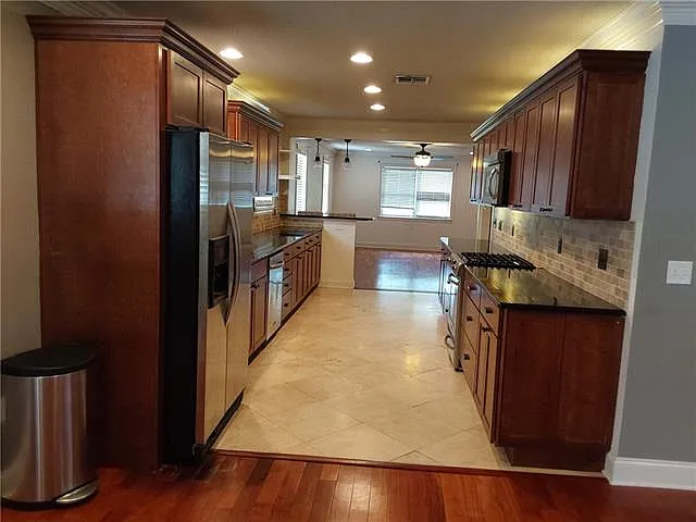 6369 Canal Blvd — Photo 12