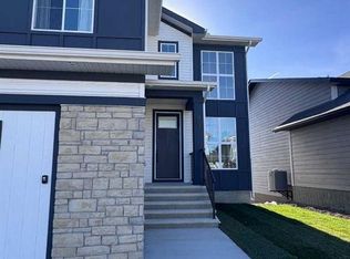 807 N Lakewood Cir, Strathmore, AB T1P0G7