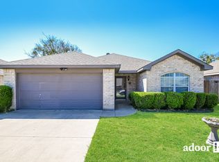 104 Camden Ct, Irving, TX 75061
