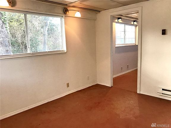 4th image of 862 Trinidad Ct NE