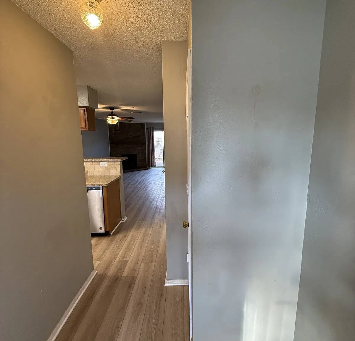 2 bed, 1.5 bath, 1102 sqft, $1,495 — Photo 4