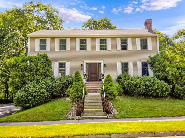 52 Woodridge Rd, Milford, MA 01757