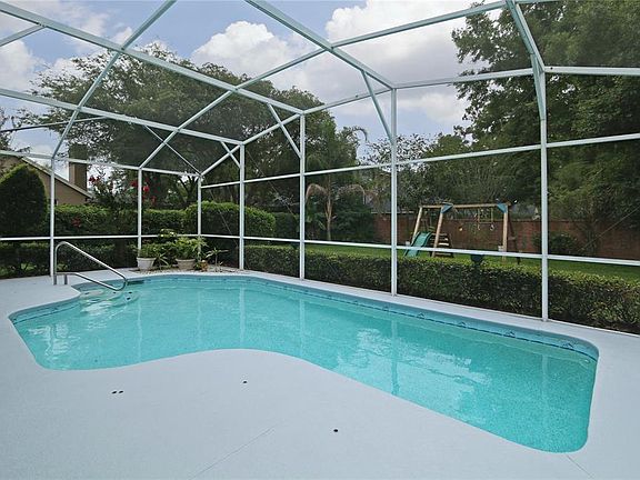 3rd image of 761 S Lake Claire Cir