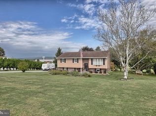 437 Chestnut Hill Rd, Fredericksburg, PA 17026