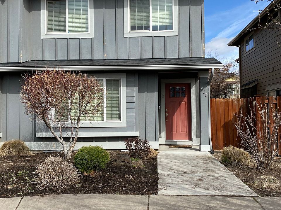 1st image of 800 NE Ross Rd #2