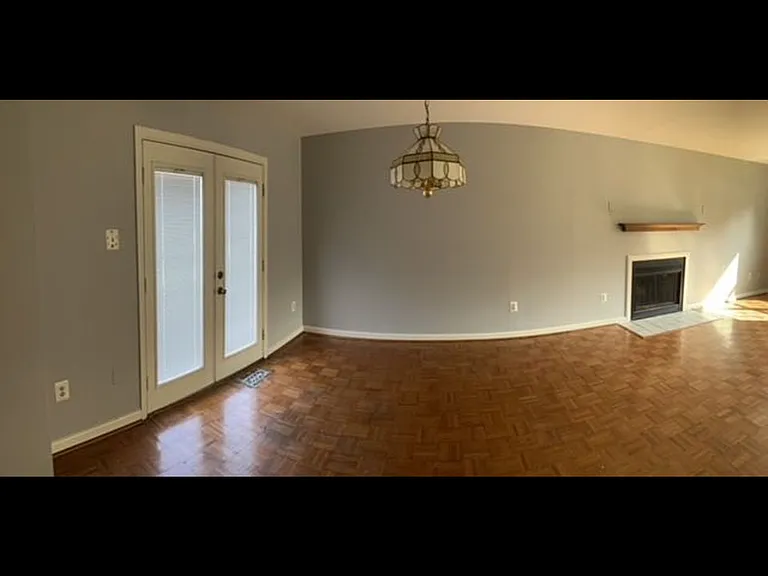 8230 Lincoln Dr — Photo 2