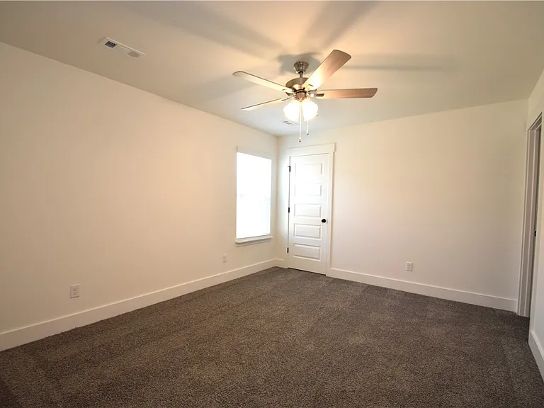 2071 Bluestem Dr — Photo 12