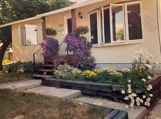 1223 Hazelton St, Petoskey, MI 49770