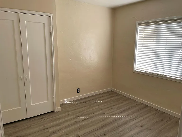 4020 Miller Way — Photo 6