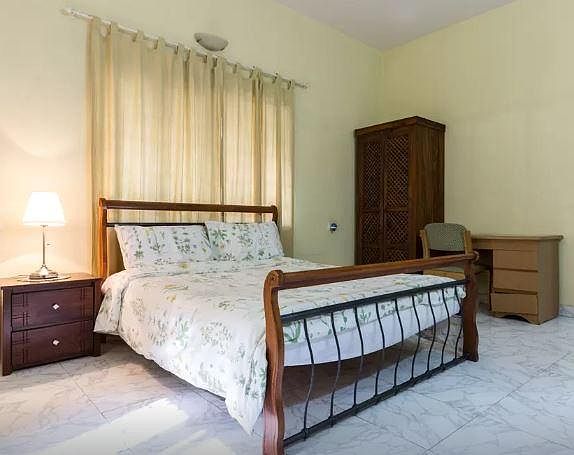 2nd image of 108 Oxford St #1