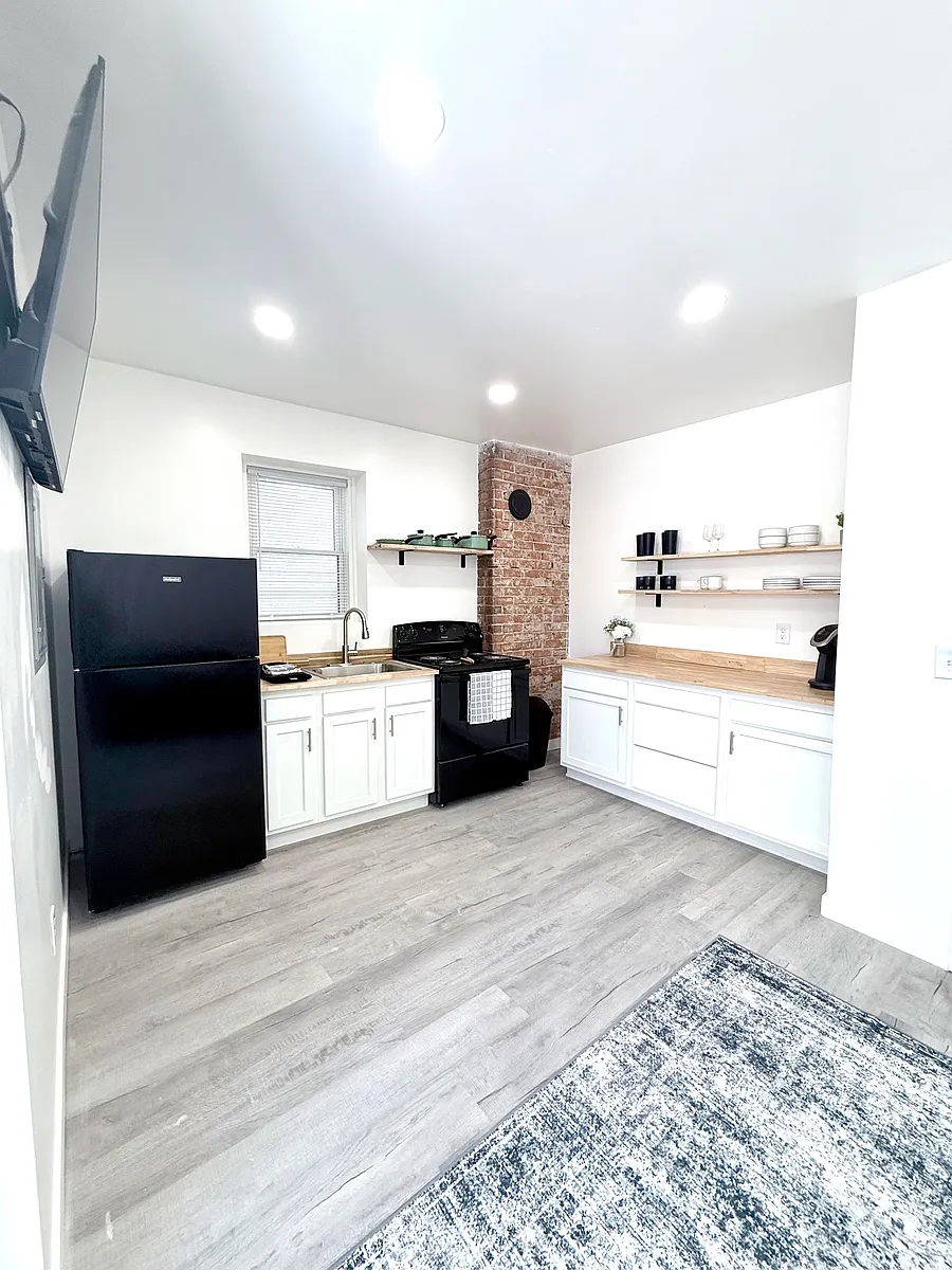 Building Photo - 2131 Williams Ave #1