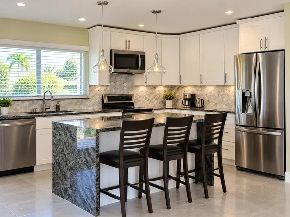 266 SW 12th St, Boca Raton, FL 33432