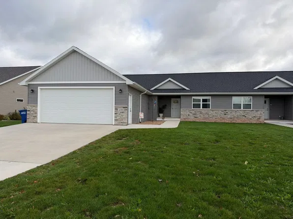 449 Longwood Ln, Wrightstown, WI 54180